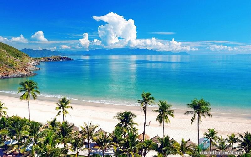 Giấc mơ biển xanh cát trắng nắng vàng
