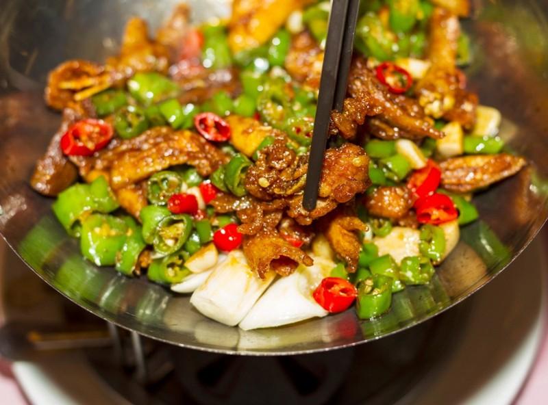 Mơ thấy cột nhà bị nứt