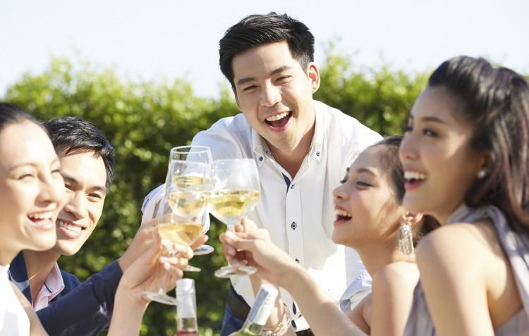 Giải Mã Giấc Mơ Thấy Bị Dê: Điềm Báo & Con Số May Mắn