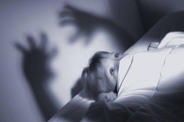 Giấc mơ thấy lạc mất người thân và cảm giác buồn bã