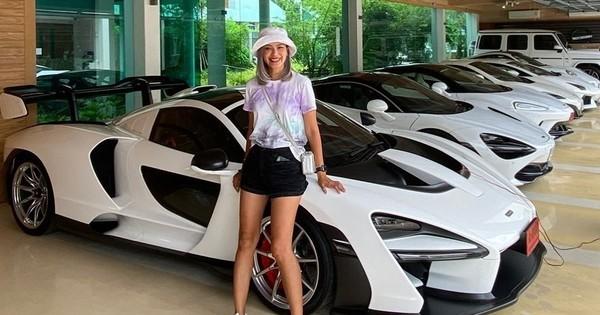 Lái xe ô tô mới toanh trong mơ
