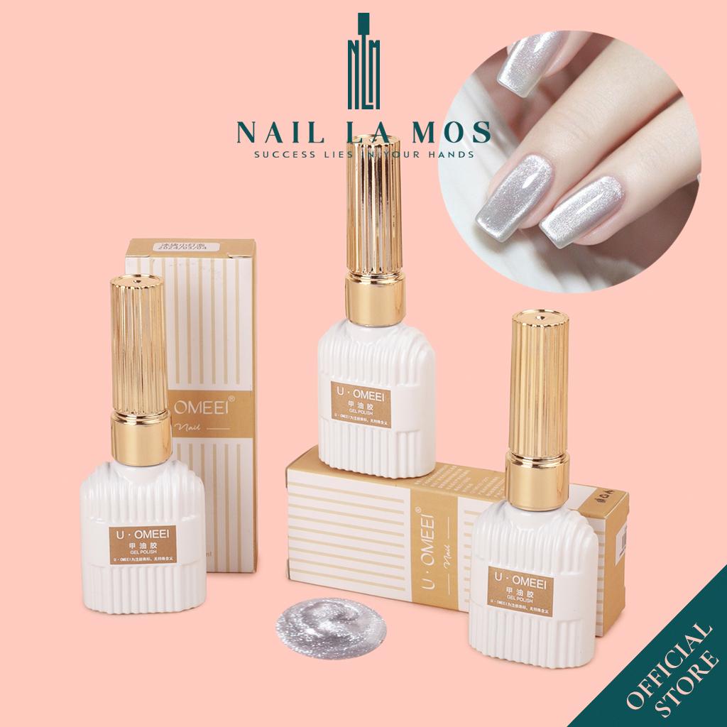 Mèo Trắng Dưới Ánh Trăng