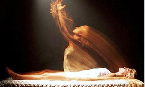 Nằm mơ thấy mình chết đuối trong hồ