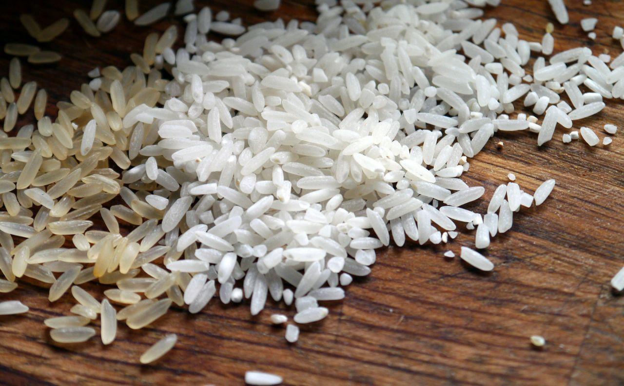 Nằm Mơ Thấy Có Người Cho Mình Tiền Đánh Con Gì?