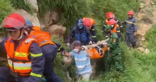 Ngã từ núi đá xuống vực sâu