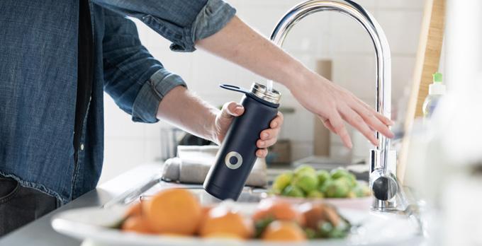 Uống nước giếng chảy mạnh
